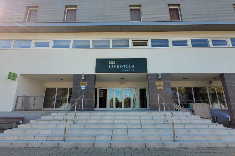 campus hotel 768x512