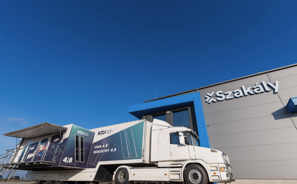 The Industry 4.0 demo truck has arrived in Debrecen