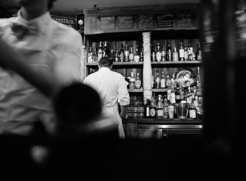 bar-498420_1920