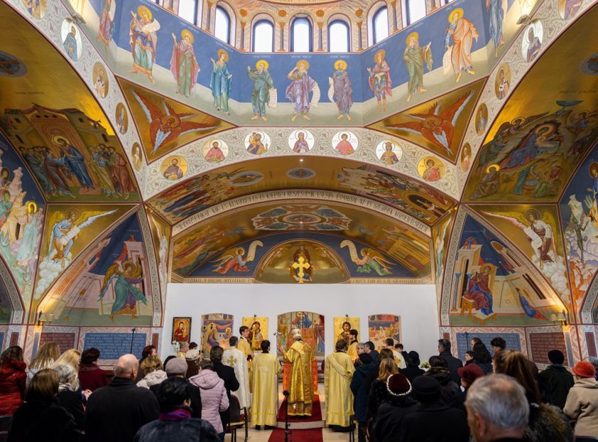 The bell and interior murals of the Holy Trinity Greek Catholic Church in Tócóskert were blessed