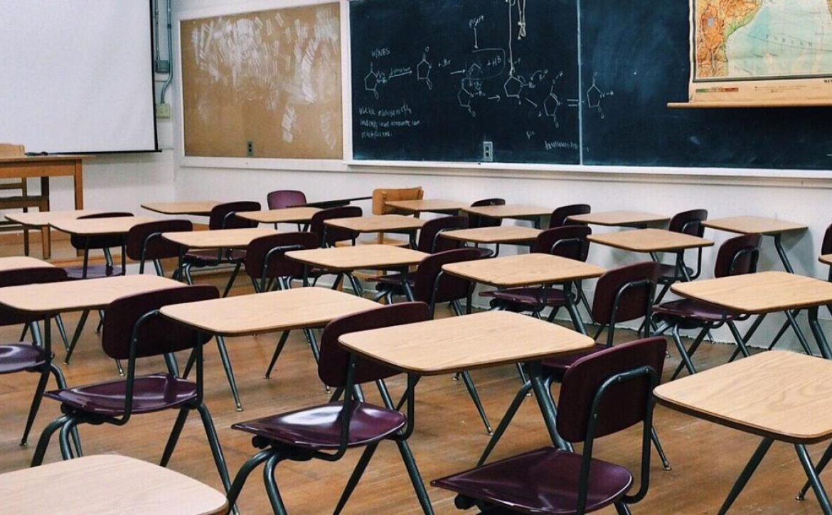 classroom-2093744_1280