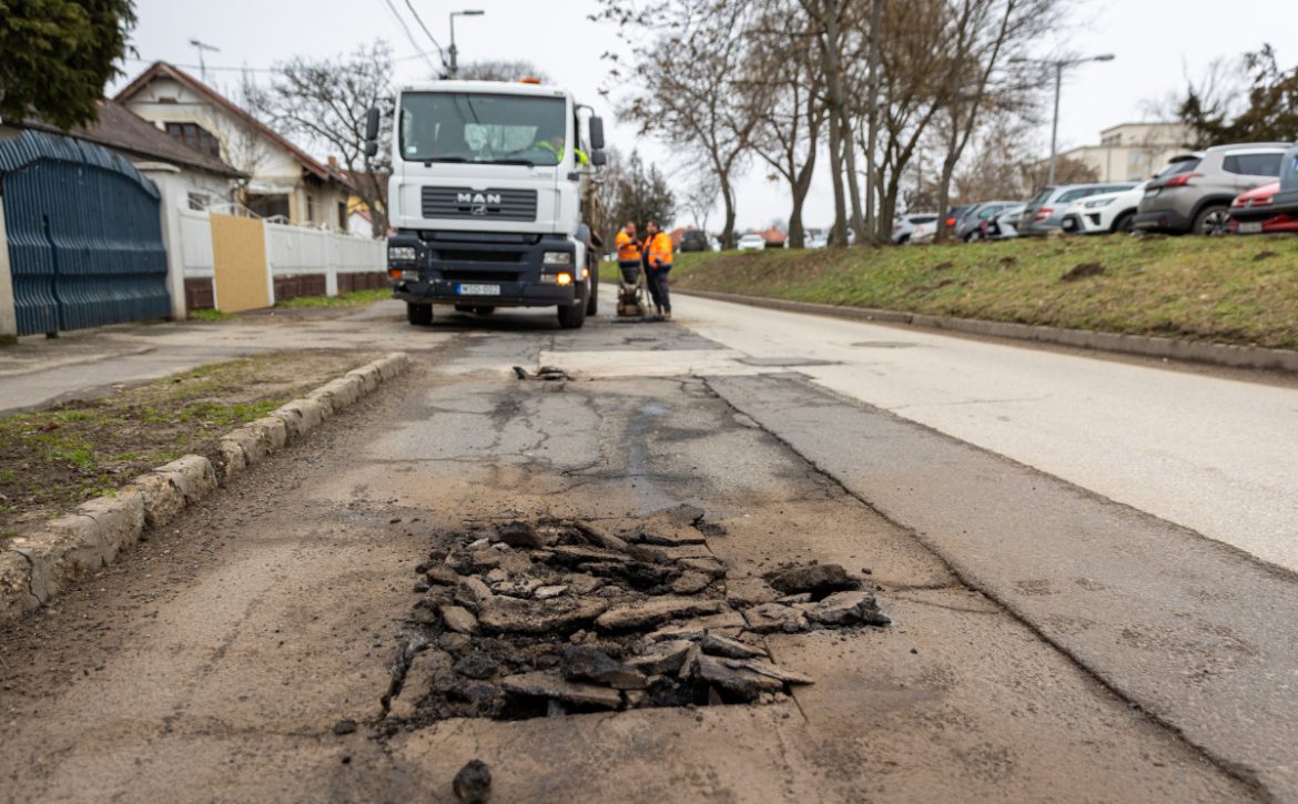 Debrecen-Hungary-Debrecen4U – Repairing Winter Road Damage