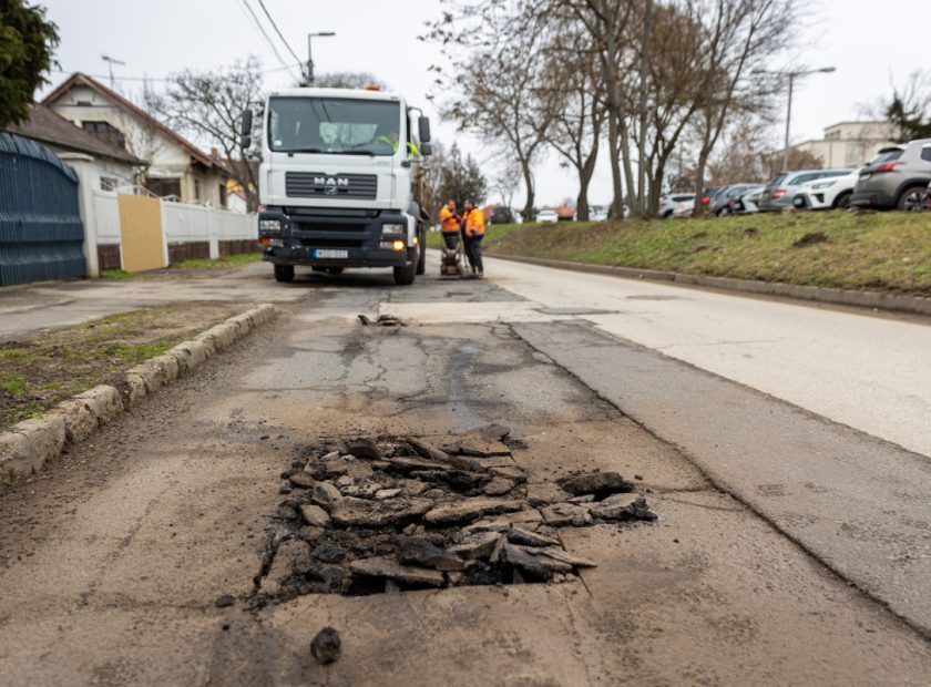 Debrecen-Hungary-Debrecen4U – Repairing Winter Road Damage
