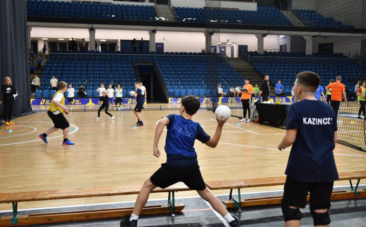 FÅnix Arena Hosts Move, Debrecen! Amateur Dodgeball Championship Finals