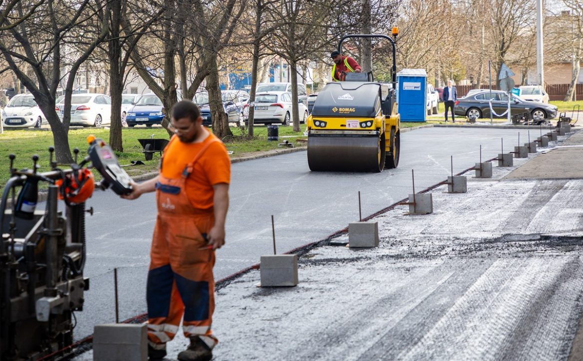 Large-scale Asphalting Works Have Begun in Debrecen