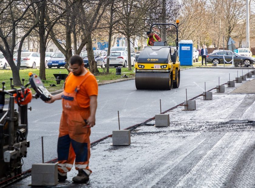 Large-scale Asphalting Works Have Begun in Debrecen