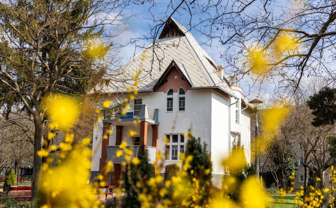 Springtime Family Programs Offer a Charming Weekend Experience