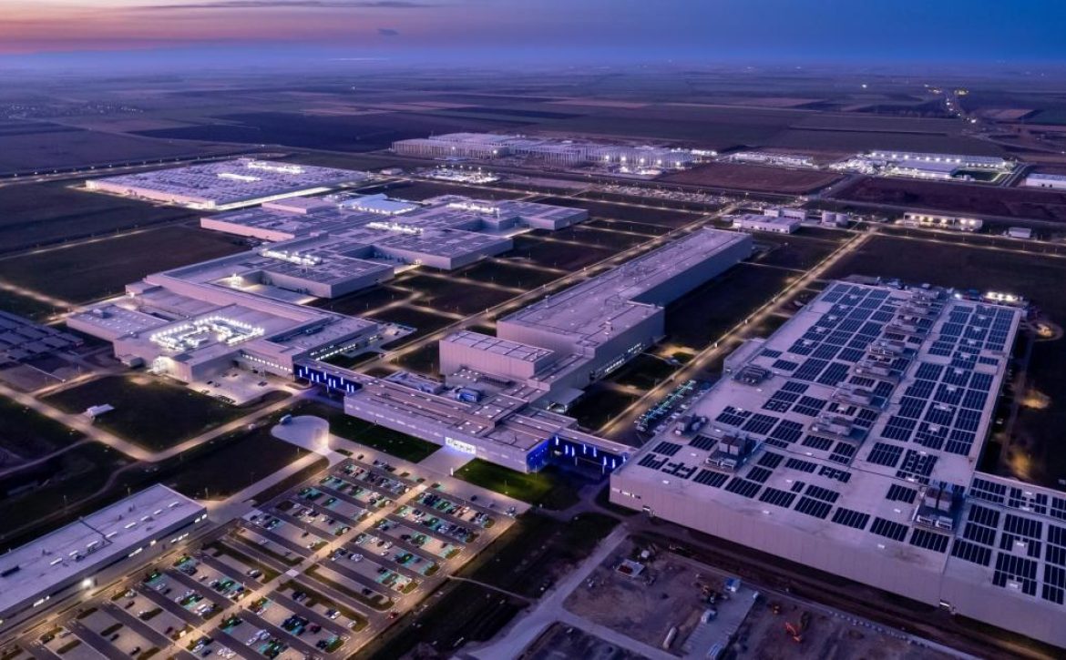 BMW and CATL Deepen Partnership to Drive Down Carbon Emissions