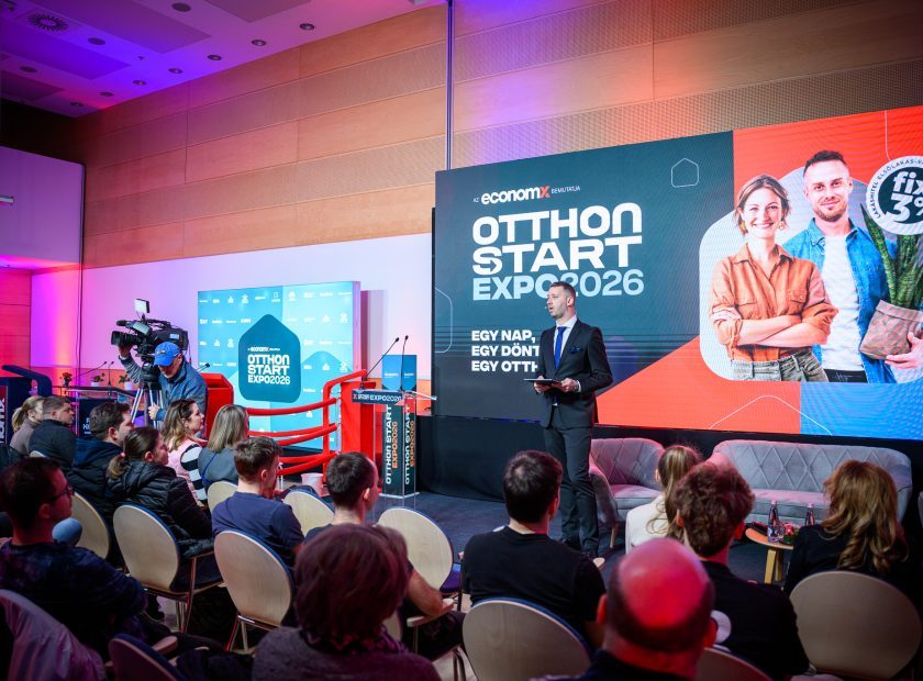 Real Estate Options Presentation at the Otthon Start Expo in Debrecen