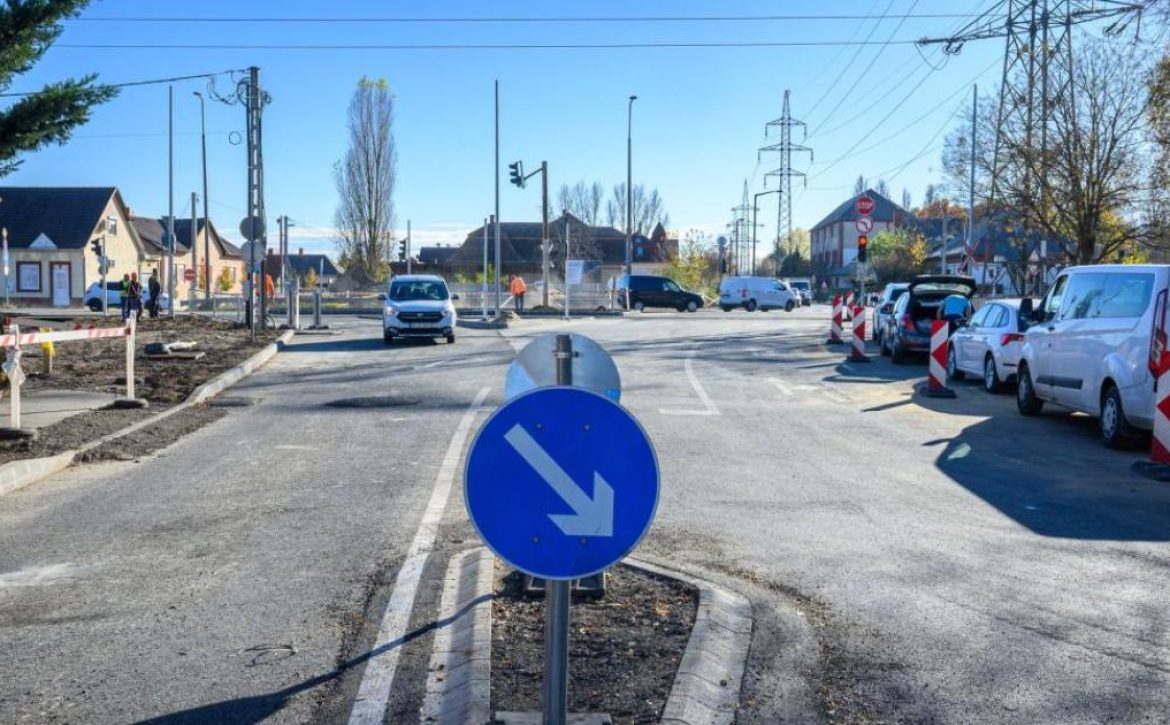 Traffic Lights to Be Replaced on Wednesday at Vámospércsi Road and Budai Nagy Antal Street Junction
