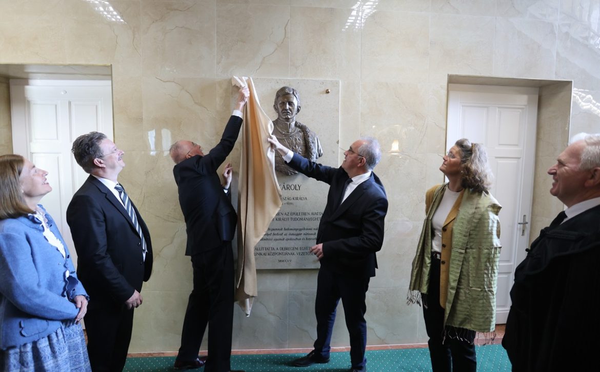 Relief and Ceremonial Hall Dedicated to Charles IV Inaugurated at University of Debrecen’s Clinical Centre