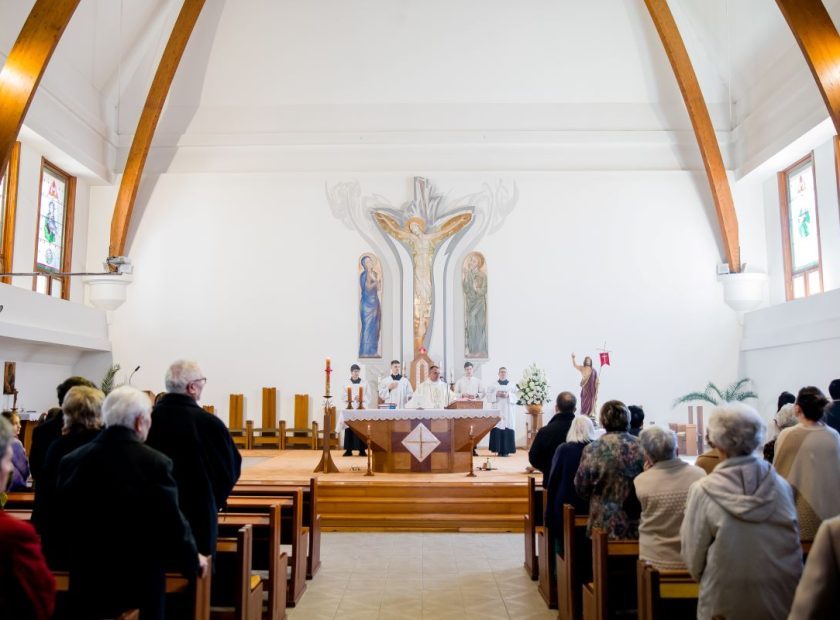 A Gift from Paderborn Enriches the Community of the Church of the Incarnation – Debrecen4U – Hungary