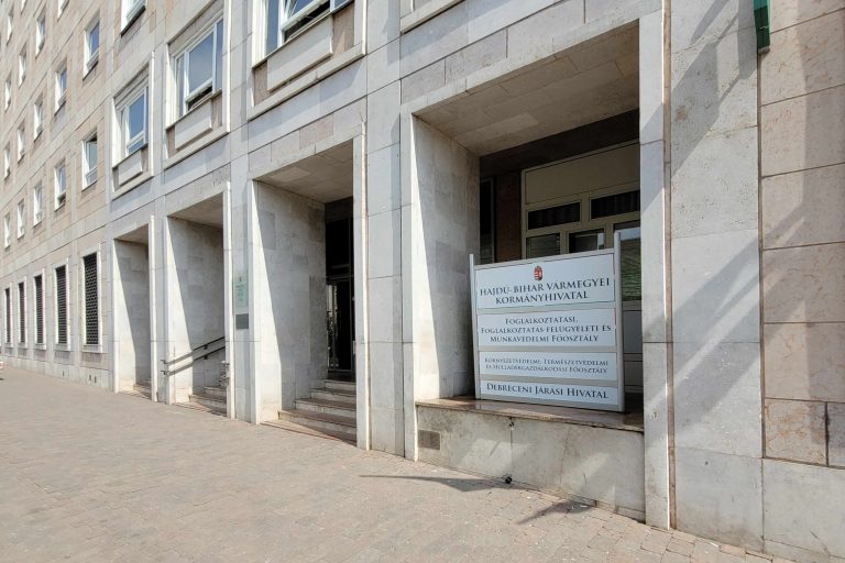 Kormanyablak 768x512