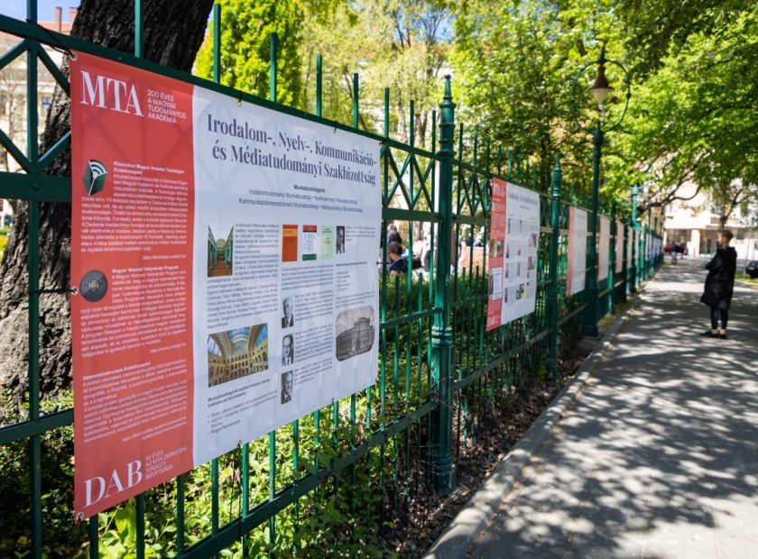 Science Brought to the Streets of Debrecen: Exhibition opens on Hungarian Academy of Sciences’ Regional Presence