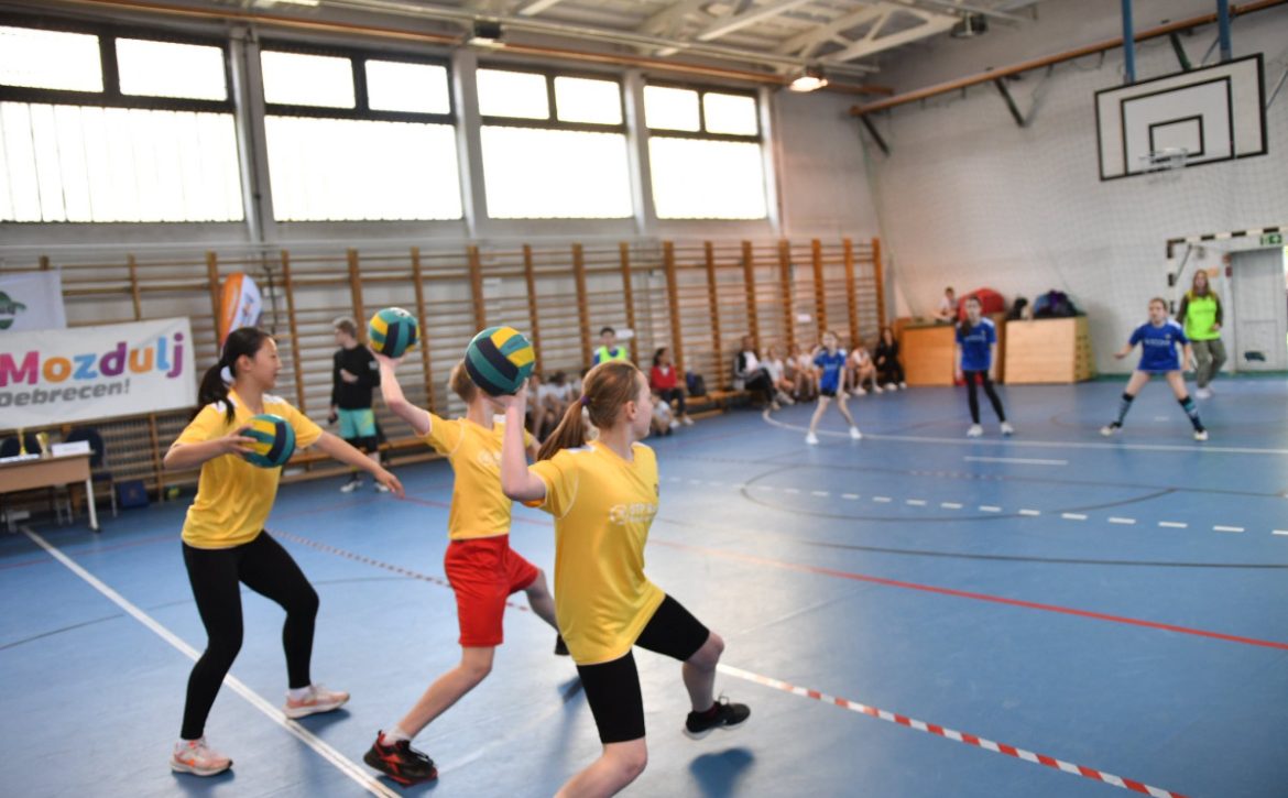 Dodgeball Now Part of Move, Debrecen! School Programme
