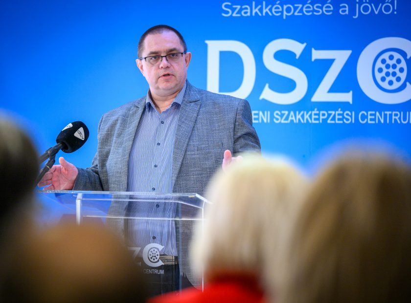 DSZC Honours Top Performing Students and Their Teachers