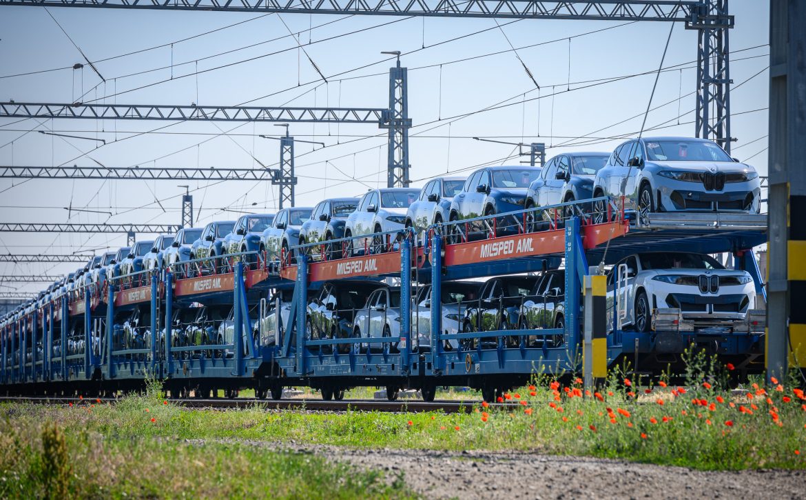 BMW Group Plant Debrecen Already Recruiting for Third Shift