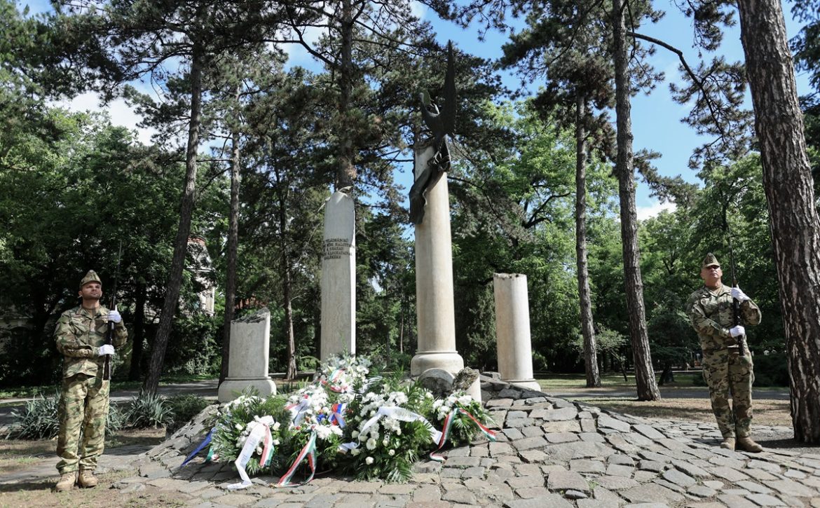 Wreath-Laying Ceremonies on 82nd Anniversary of WWII Carpet Bombing
