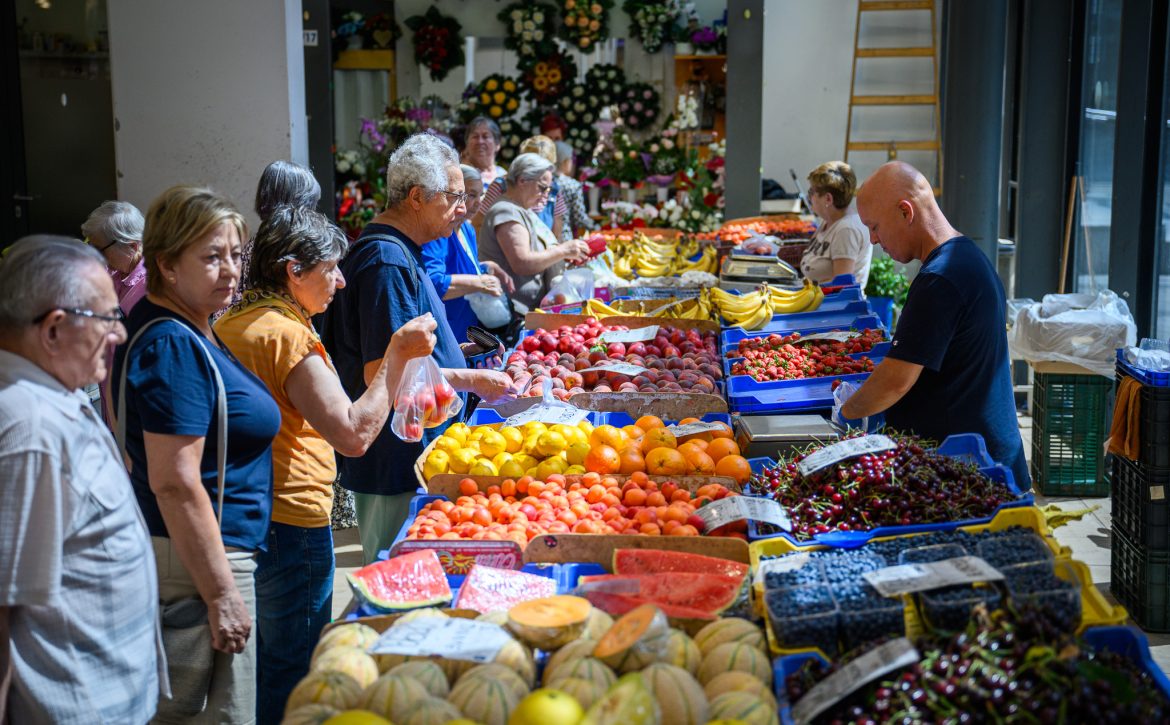 Market-goers Seek Hungarian Produce But Are Increasingly Price-conscious, Debrecen Overview Finds