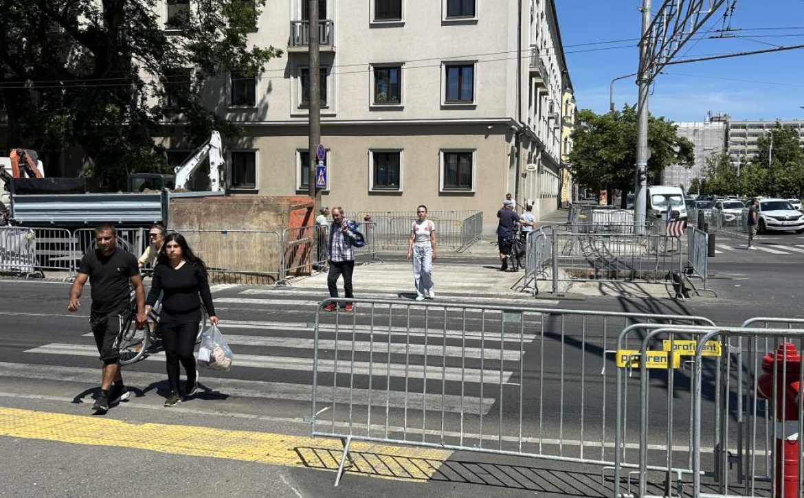 Zebra Crossing on Erzsébet Street Reopens to Pedestrians
