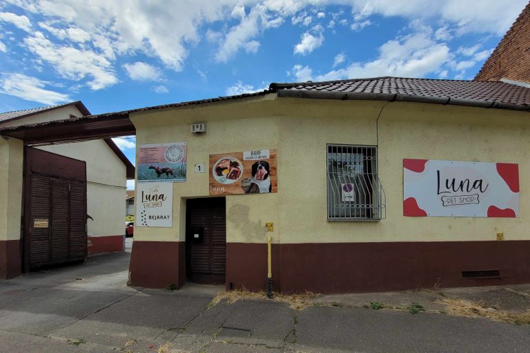luna pet shop 768x512