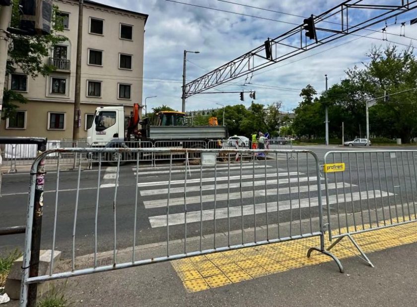 Waterworks Progressing Well at Petőfi Square
