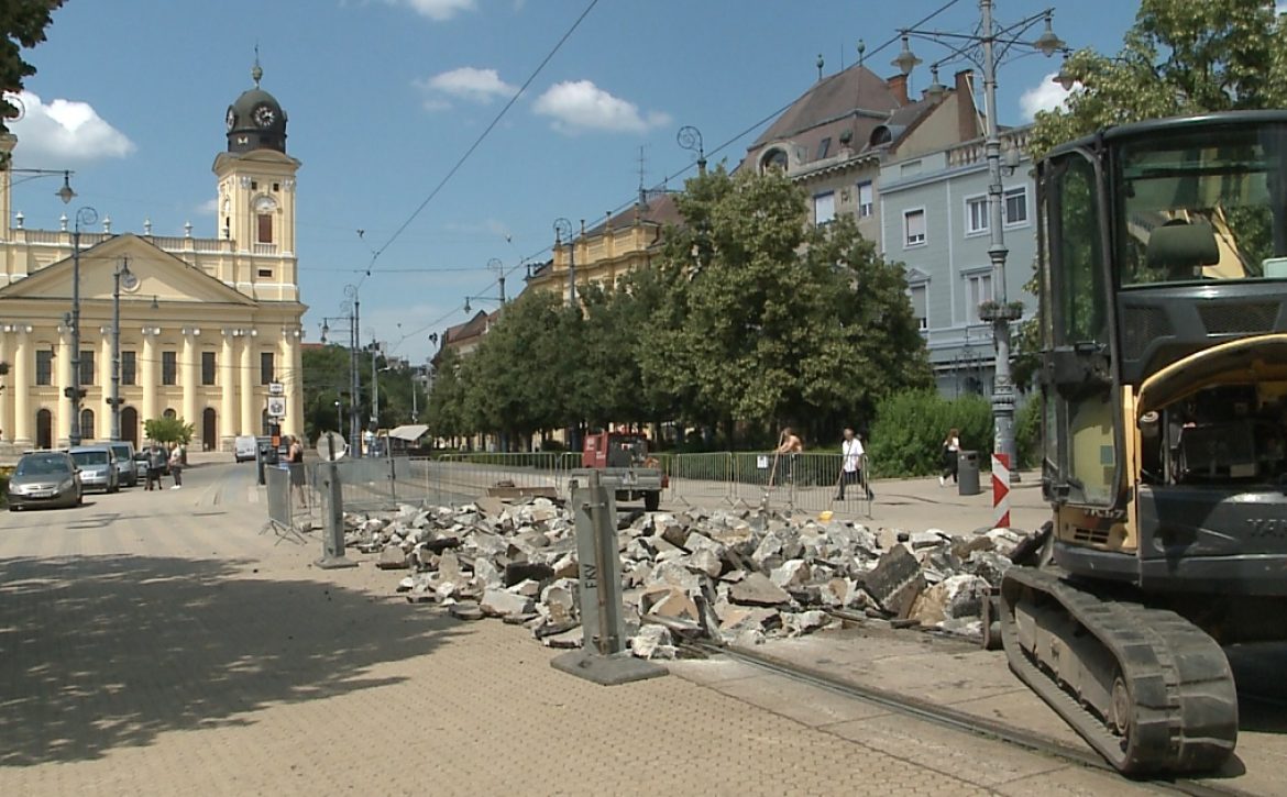 Tram Track Renovation Begins on Debrecen’s Main Square