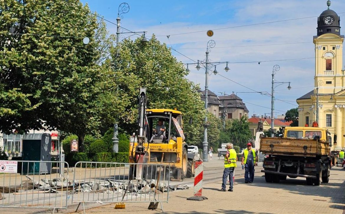 Tram Line Maintenance Switches to Night Shifts Due to Heatwave